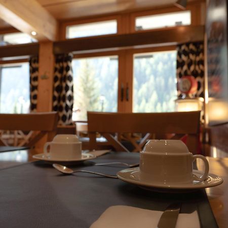 Hotel Cristal - Swiss Riders Lodge Grimentz Exterior photo