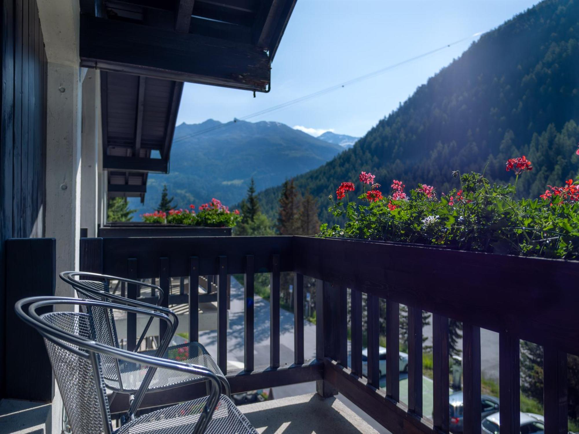 Hotel Cristal - Swiss Riders Lodge Grimentz Exterior photo