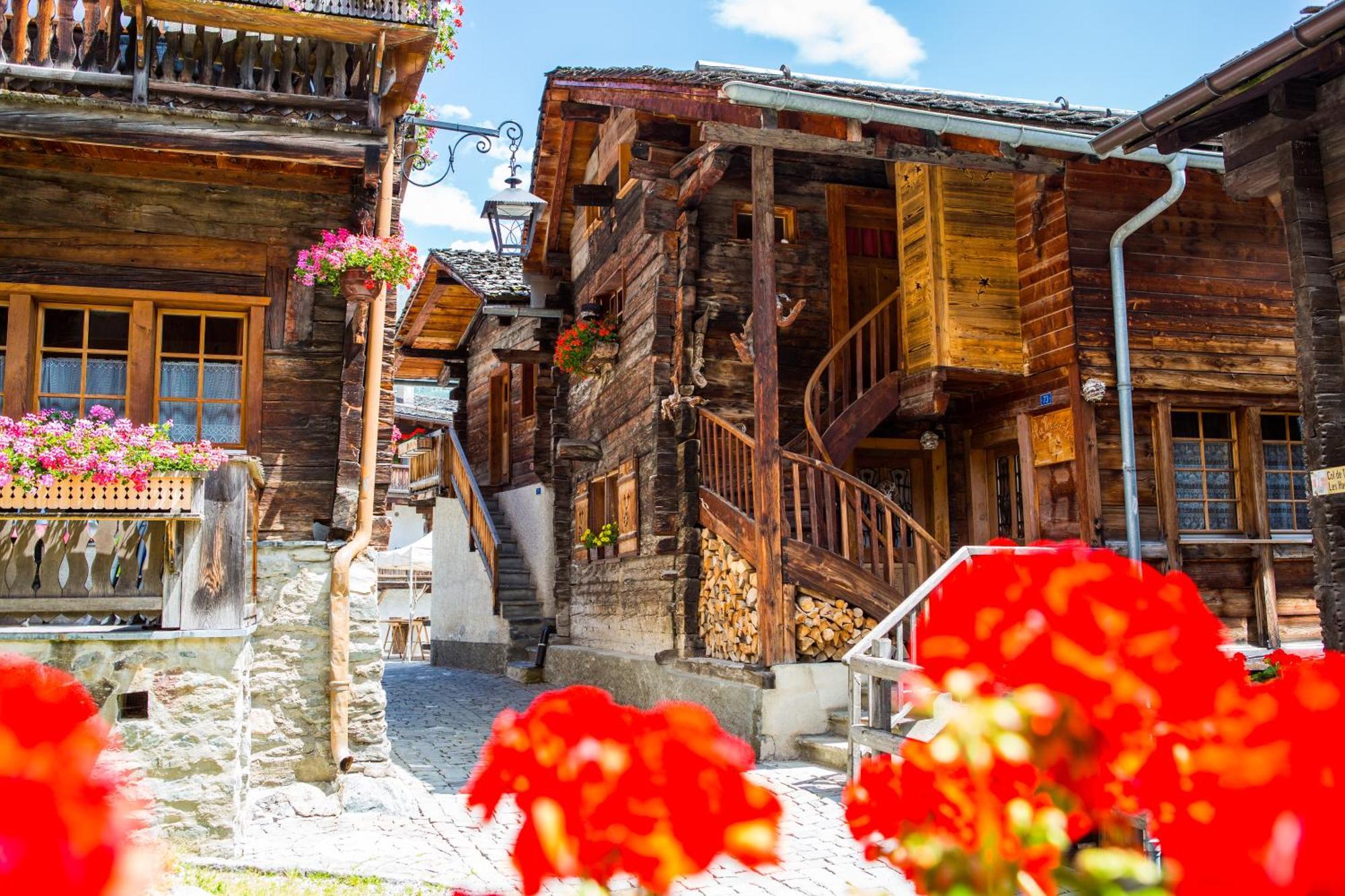 Hotel Cristal - Swiss Riders Lodge Grimentz Exterior photo