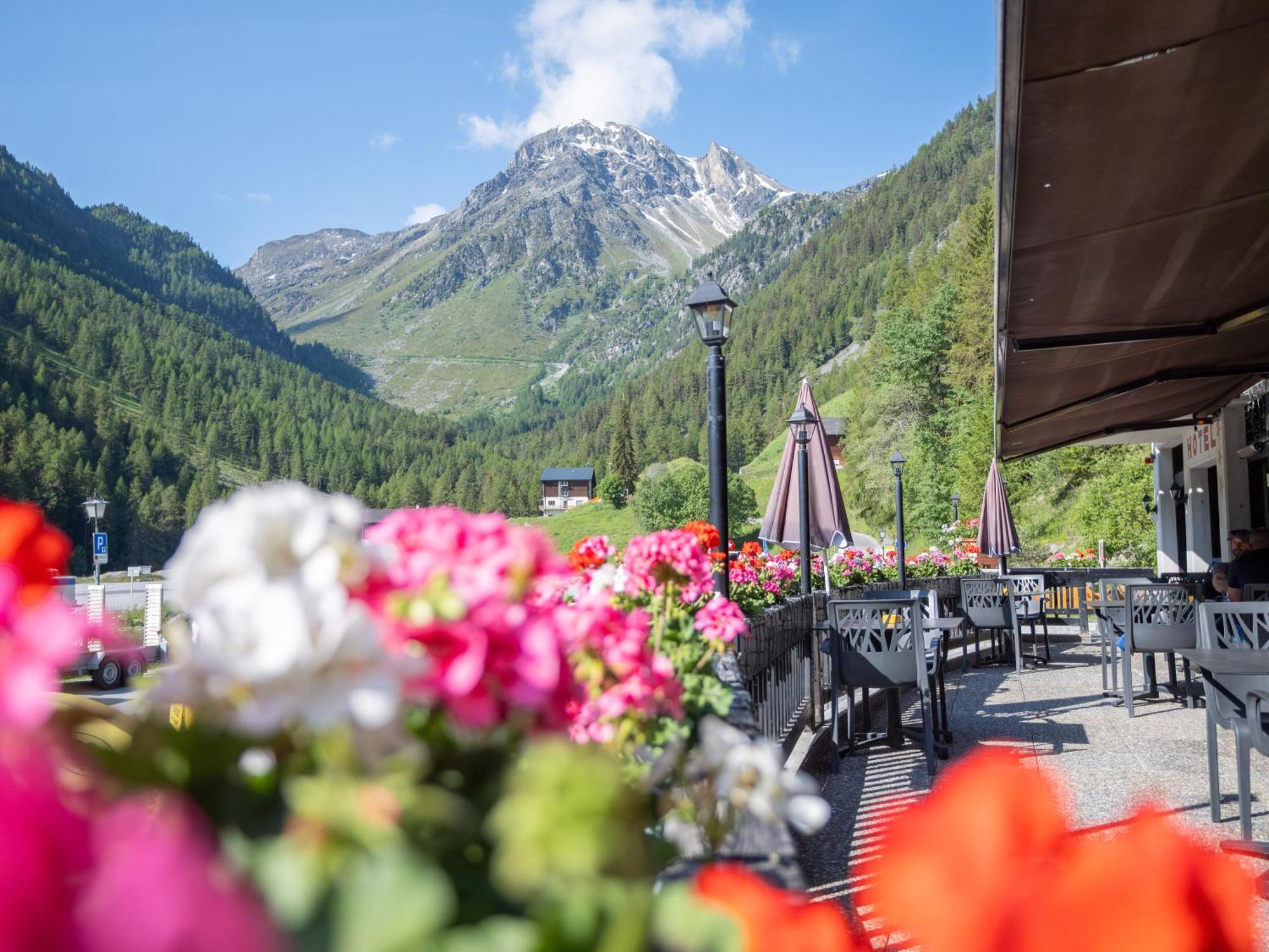 Hotel Cristal - Swiss Riders Lodge Grimentz Exterior photo