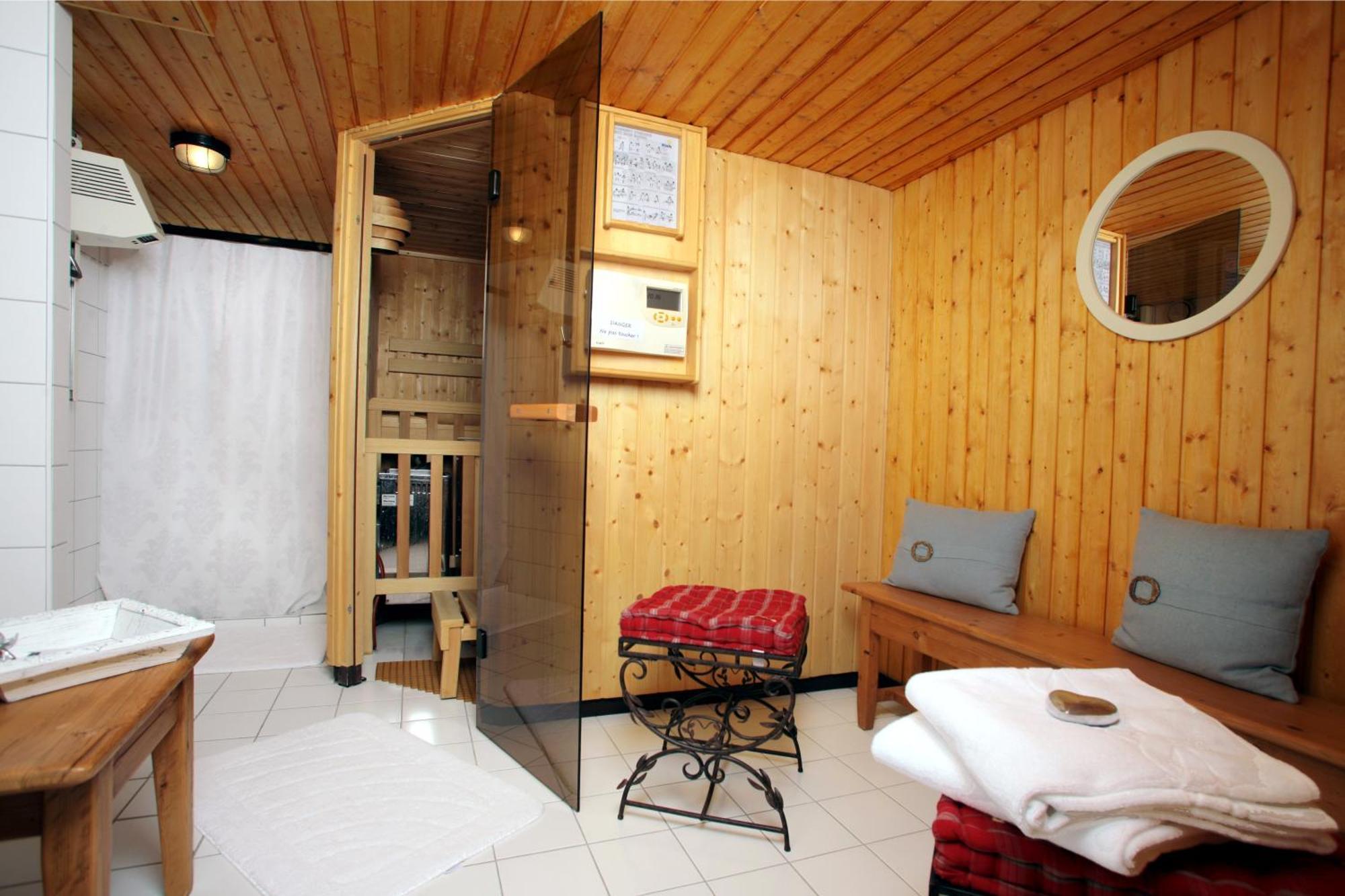 Hotel Cristal - Swiss Riders Lodge Grimentz Exterior photo